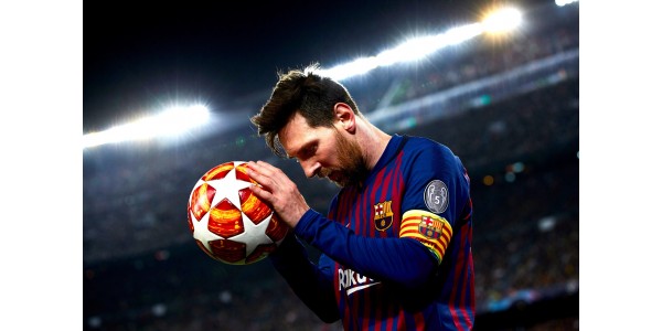 Kleine Fans bekommen Messis Trikot